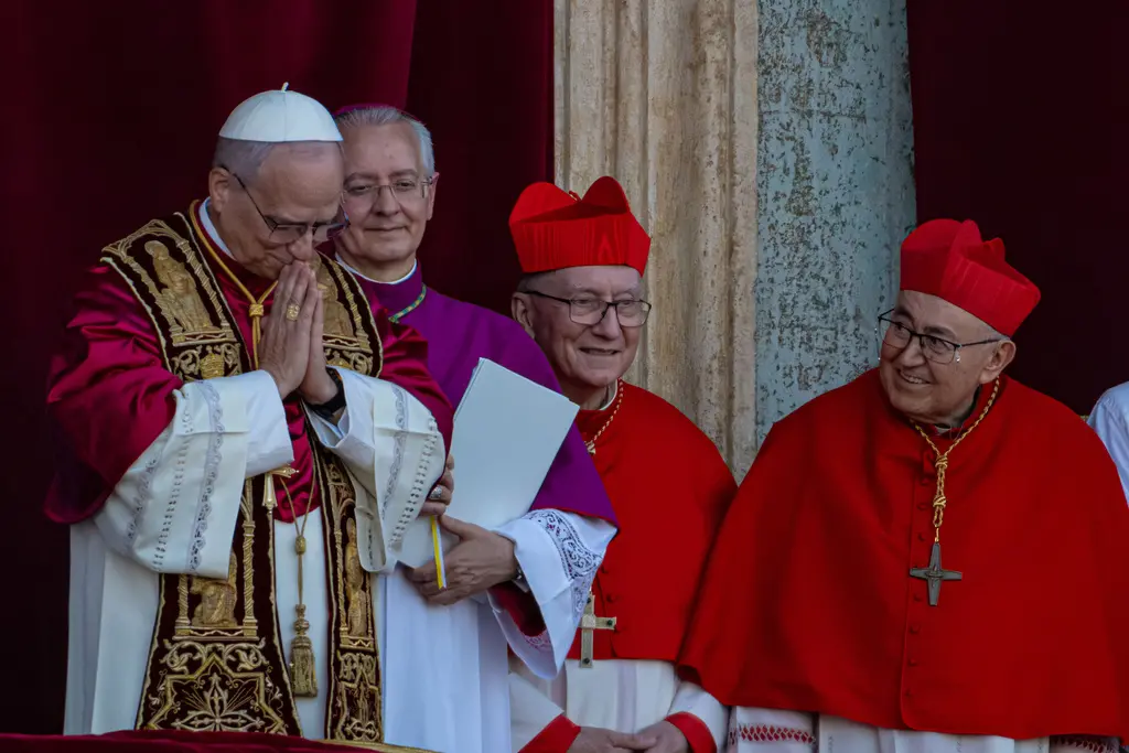 ▲來自芝加哥的69歲美國樞機普瑞弗斯特（Robert Prevost），８日獲選成為第267任天主教教宗，成為首位來自美國的教宗，名號定為「良十四世」（Pope Leo XIV）。（圖／美聯社／達志影像）