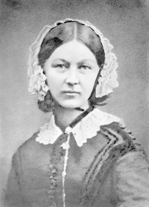 ▲南丁格爾是近代護理學和護理教育的創始人，國際護士理事會將她的生日5月12日定為國際護士節。台灣2010年更名「國際護理師節」。（圖／維基百科）