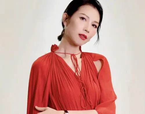 ▲蔡少芬（如圖）曾獲選港姐季軍，一直是公認的大美人，也曾和富商劉鑾雄交往好幾年。（圖／摘自微博）