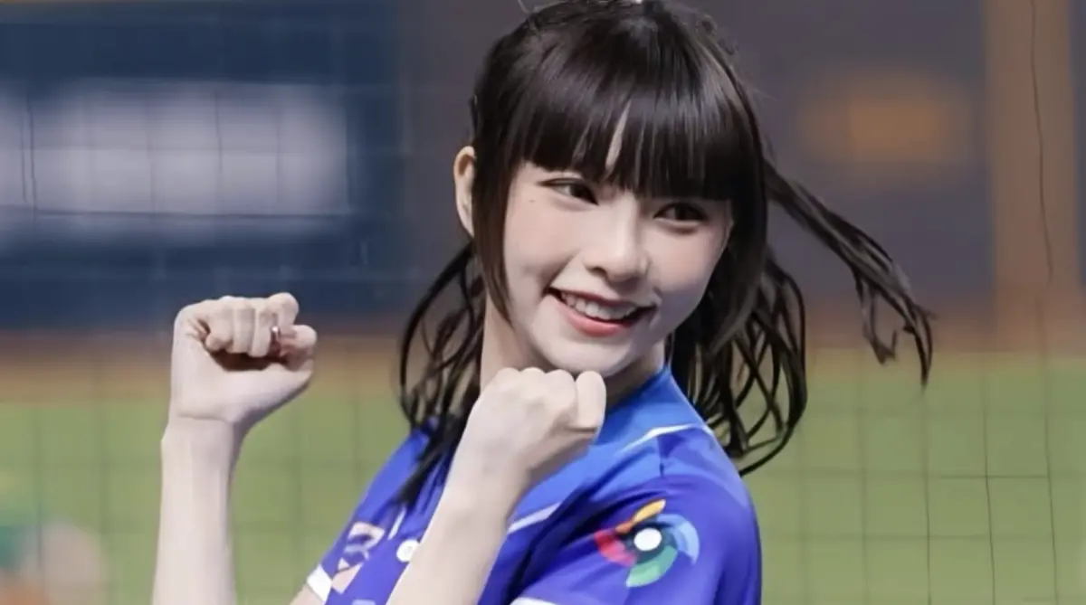 ▲中職球團「味全龍」啦啦隊成員李芷霖（如圖）近日爆發疑似偷吃人夫負面新聞，《NOWnews今日新聞》為此整理出其過往爭議，包括遭爆向林庭謙討6000萬「青春補償金」與跟林襄朝聖周杰倫大巨蛋被罵爆等，帶您一次來回顧。（圖／翻攝自李芷霖IG）