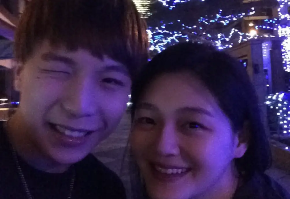 ▲派翠克（左）11年前的跨年夜上巧遇大S（右），即便素顏也願意跟他合照，這段小插曲小S也是現在才知道。（圖／翻攝自派翠克IG）