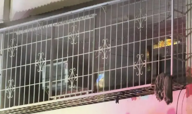 ▲高雄市鳳山區國泰路二段一處民宅昨（10）日深夜發生火警。（圖／讀者提供）