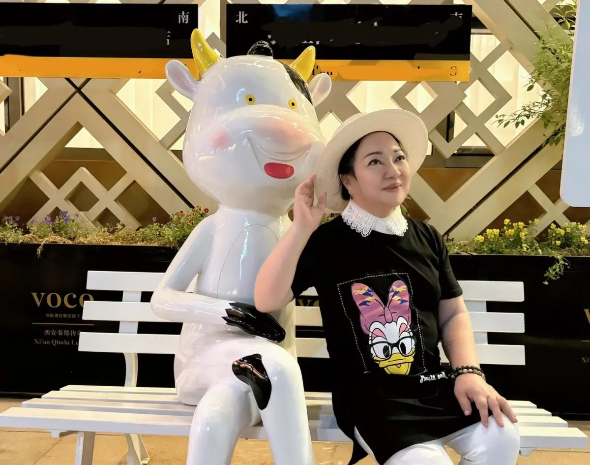 ▲痛失愛女的白冰冰，近年購入新竹豪宅，從家裡就能看到大埔水庫景色，遠眺五指山。（圖／翻攝自白冰冰臉書粉專）