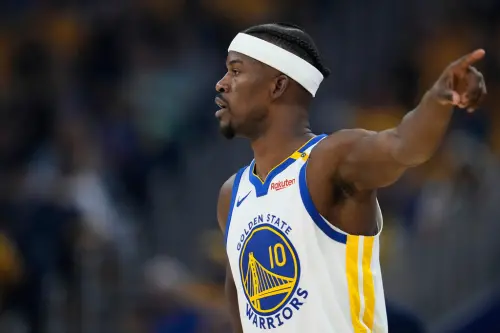 ▲Jimmy Butler在本輪系列賽Curry缺席的4場比賽中，分別僅得17分、33分、14分與17分，場均出手甚至未達15次。外界開始質疑他是否仍受首輪傷勢影響，導致進攻端狀態起伏。（圖／美聯社／達志影像）