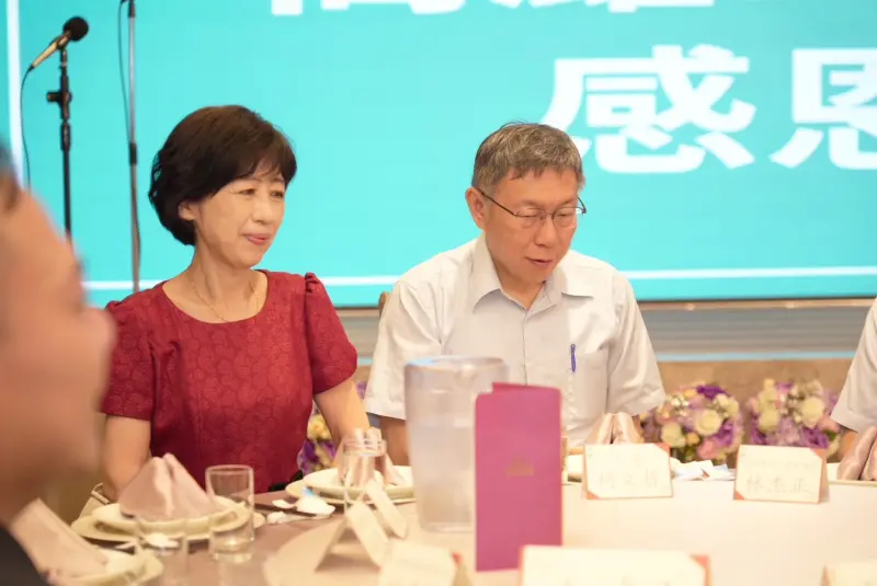被酸不配學第一夫人做餅乾　陳佩琪曝柯文哲不愛牽手「但很愛我」