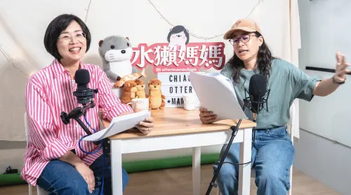 以莉·高露 ▲蘇巧慧找來金曲最佳新人以莉·高露錄製Podcast。(圖/蘇巧慧辦公室提供)