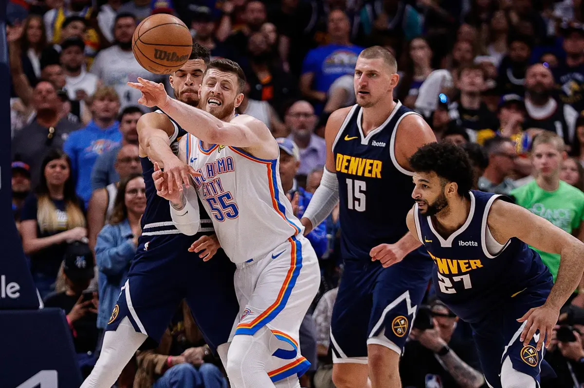 ▲NBA 西區準決賽 G4，金塊隊於主場以87：92敗給雷霆隊，代理總教練David Adelman以「令人作嘔」形容這場低得分比賽。（圖／路透／達志影像）