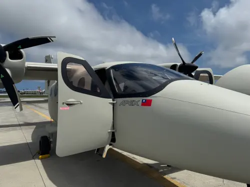 安捷航空三度引進全新P2012 SMP航空器,本(5)月5日自義大利飛抵台東航空站安捷主基地。 ▲安捷航空三度引進全新P2012 SMP航空器,本(5)月5日自義大利飛抵台東航空站安捷主基地。(圖/安捷航空提供)