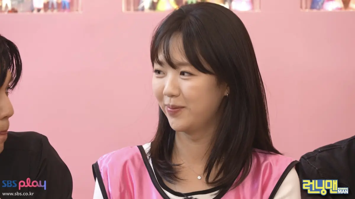 ▲《Running Man》主持人池睿恩（如圖）搞笑嗆宋智孝「不要坐這裡」，因為那是她男友俞承豪的座位。（圖／翻攝SBS）