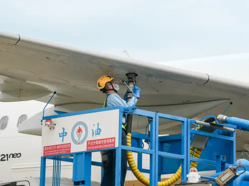 ▲星宇航空旗下新世代機隊具備SAF相容性，整體油耗與碳排放亦較前代機型降低約25%，計劃自2027年起，逐步提升SAF使用比例。（圖／業者提供）