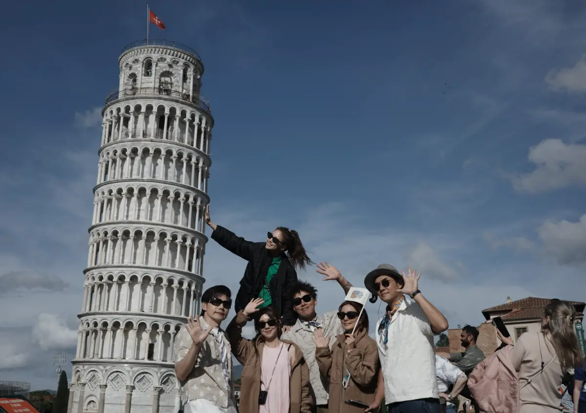 ▲《嗨！營業中》第5季前往義大利出任務，剛好與印巴的軍事衝突擦身而過，節目上看來大家輕鬆快樂，背後頗為驚險，觀眾都稱是「用生命在寵粉」。（圖／好看娛樂提供）