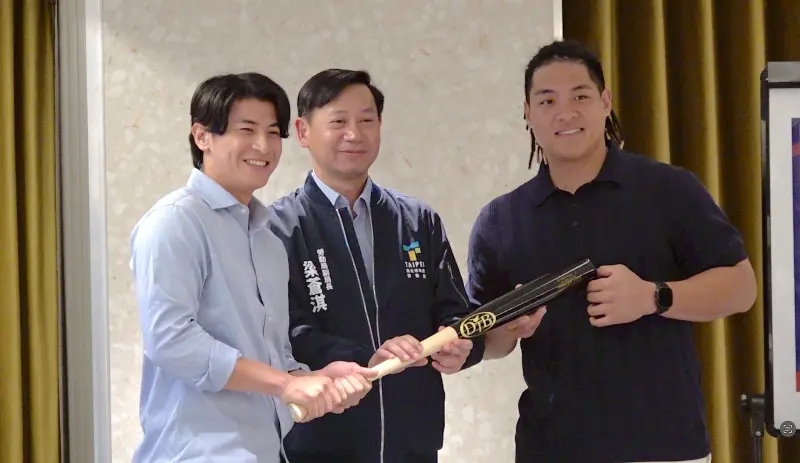 ▲陳傑憲（左二）談到為何是吉力吉撈（右二）接任球員工會理事長，自曝2人學生時期就相當熟識，一直以來都很欣賞他充滿感染力、又具備責任感的人格特質。（圖／記者陳云茹攝）