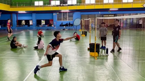 羽球教練霸凌國中學生遭解聘！卻借國小場地開班授課　校長說話了
