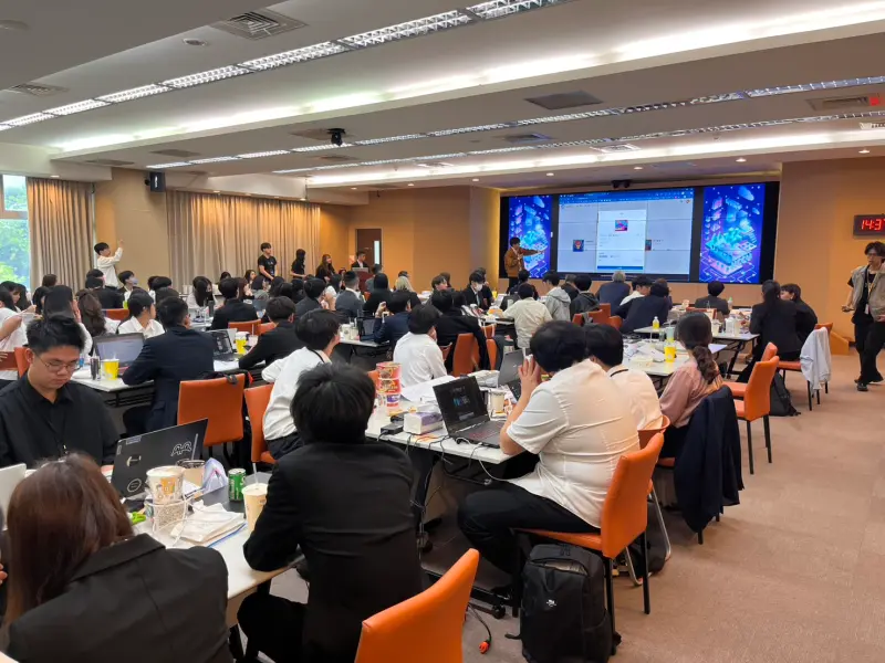 ▲臺北創新實驗室不僅提供場地，更號召跨領域評審業師力挺到底。（圖／仙人掌創業服務提供）
