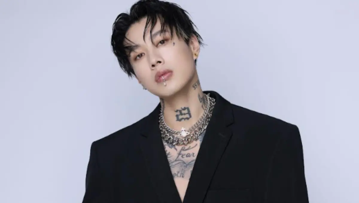 ▲歌手Marz23（如圖）將於今年8月登上《PAWER LOVE MUSICFESTIVAL流浪祭》為流浪動物發聲，透露自己曾患精神病，靠著領養的黃金獵犬才挺過生命低潮，「牠幫我死裡逃生！」温嵐則是談及山上丟棄寵物的情形動怒，「祖靈是不會放過你的！」（圖／PAWER LOVE流浪祭 提供）