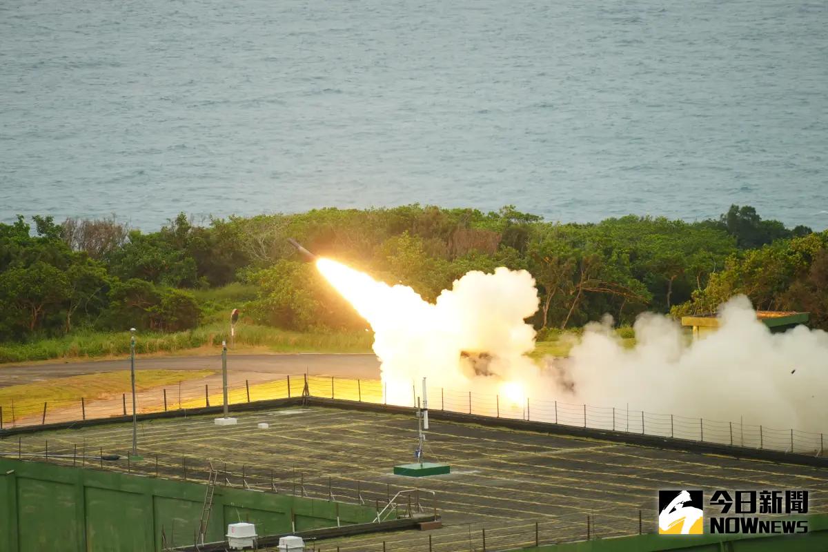 ▲美國宣布對台8項軍售。圖為「海馬斯」多管火箭系統今年首度在台實彈射擊。（圖／記者呂炯昌攝）