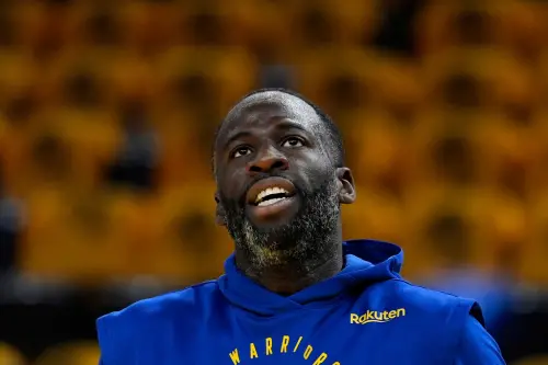 金州勇士明星大前鋒「嘴綠」Draymond Green被球迷捕捉到疑似說「5.5分差」的話,也立刻在社群上引起熱議。 ▲金州勇士明星大前鋒「嘴綠」Draymond Green被球迷捕捉到疑似說「5.5分差」的話,也立刻在社群上引起熱議。(圖/美聯社/達志影像)