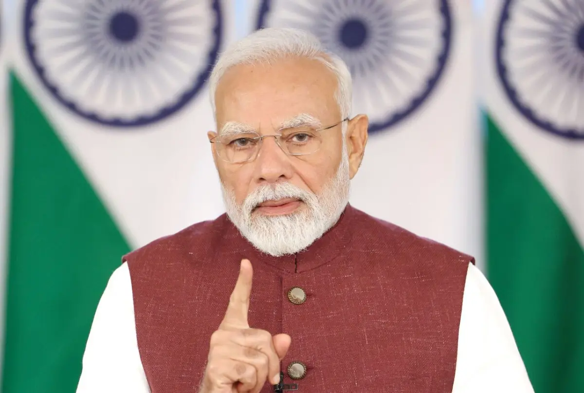 ▲印度總理莫迪(Narendra Modi)12日發表電視演說。 (圖:@PIB_India)