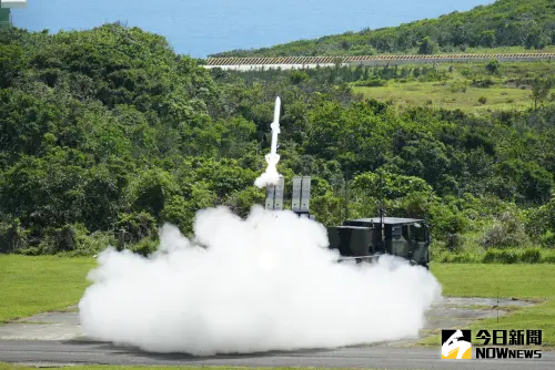 ▲陸軍「神弓操演」陸射劍二飛彈實彈射擊。（圖／記者呂炯昌攝，2025.05.13）