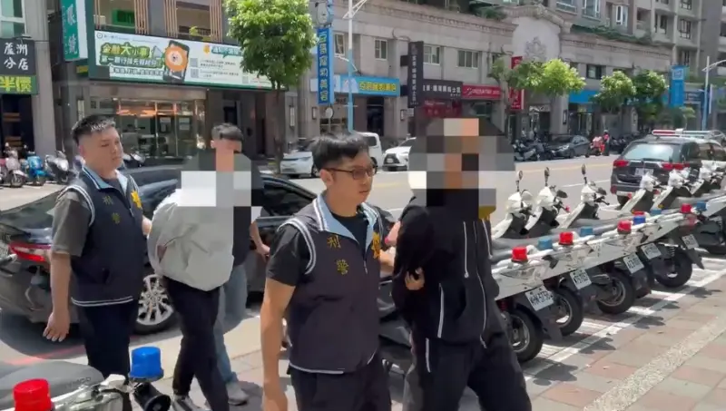 蘆洲債務糾紛傳槍響！2嫌今落網、警起出霰彈槍移送警局偵訊
