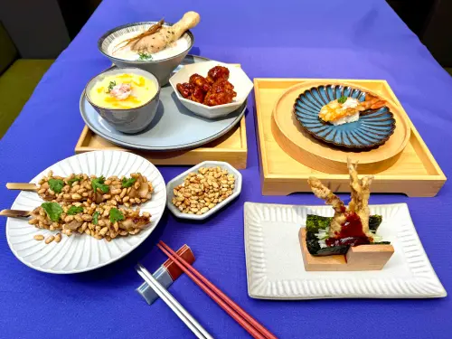 爭鮮聯名百萬YTR韓勾ㄟ金針菇!韓食新菜、微笑檸檬周邊商品一覽 ▲MAGiC TOUCH点爭鮮x百萬YTR韓勾ㄟ金針菇,開吃全新韓食菜單。(圖/記者蕭涵云攝)
