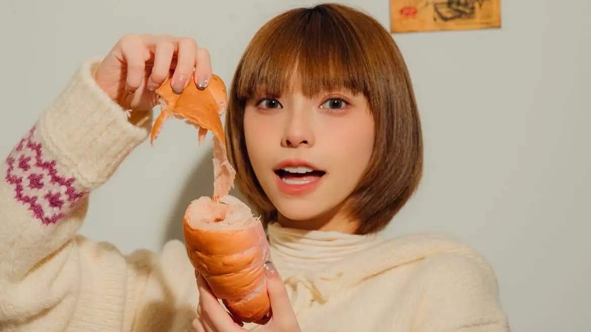 ▲味全龍啦啦隊「小龍女」成員李芷霖（霖霖）本月10日被1名聲稱正宮網友爆料偷吃人夫，以及發送鹹濕私密照，並勒索大筆金援。（圖／李芷霖IG）