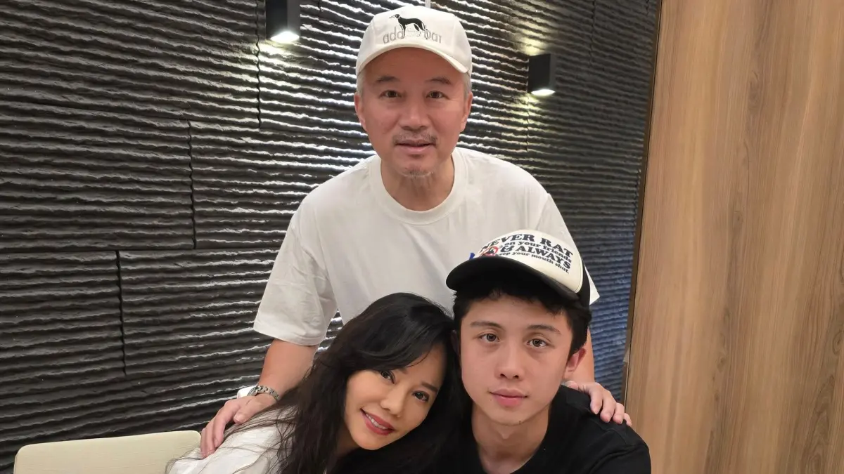 ▲63歲台灣女星狄鶯（前排左）驚傳在母親節前發生車禍意外，最新傷勢曝光，她的下巴共縫了7針、左臉嚴重挫傷，近期將低調休養。（圖／翻攝自狄鶯臉書）