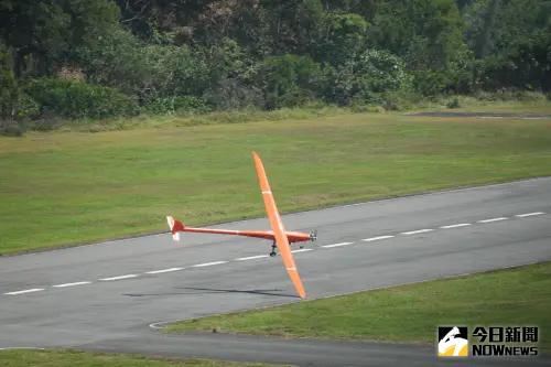 ▲屏東九鵬基地飛彈射擊,火蟻無人機起飛翻覆。(圖/記者呂炯昌攝,2025.05.13) ▲屏東九鵬基地飛彈射擊,火蟻無人機起飛翻覆。(圖/記者呂炯昌攝,2025.05.13)