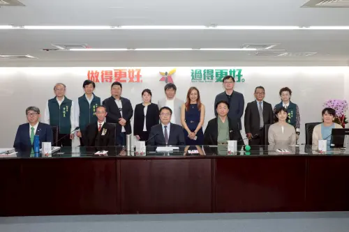 ▲寺田一博是六連霸的資深議員同行的還有京都幼教界人士,將與台南幼教界做交流,同時期盼未來台南與京都的小朋友也有更多交流機會。(圖/南市府提供) ▲寺田一博是六連霸的資深議員同行的還有京都幼教界人士,將與台南幼教界做交流,同時期盼未來台南與京都的小朋友也有更多交流機會。(圖/南市府提供)