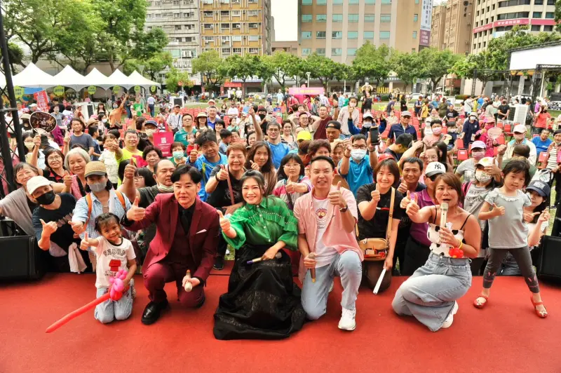▲高雄市議員黃文益攜手民進黨高雄市黨部、在地社福團體、企業與藝人，於18日下午2點至5點半，在六合公園盛大舉辦「第三屆母愛真偉大公益親子派對」。（圖／高市議員黃文益提供）