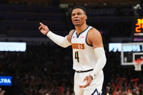 在天王山之戰前,ESPN記者Ramona Shelburne一篇深度報導揭露Russell Westbrook與隊友Aaron Gordon之間的衝突。 ▲在天王山之戰前,ESPN記者Ramona Shelburne一篇深度報導揭露Russell Westbrook與隊友Aaron Gordon之間的衝突。(圖/美聯社/達志影像)