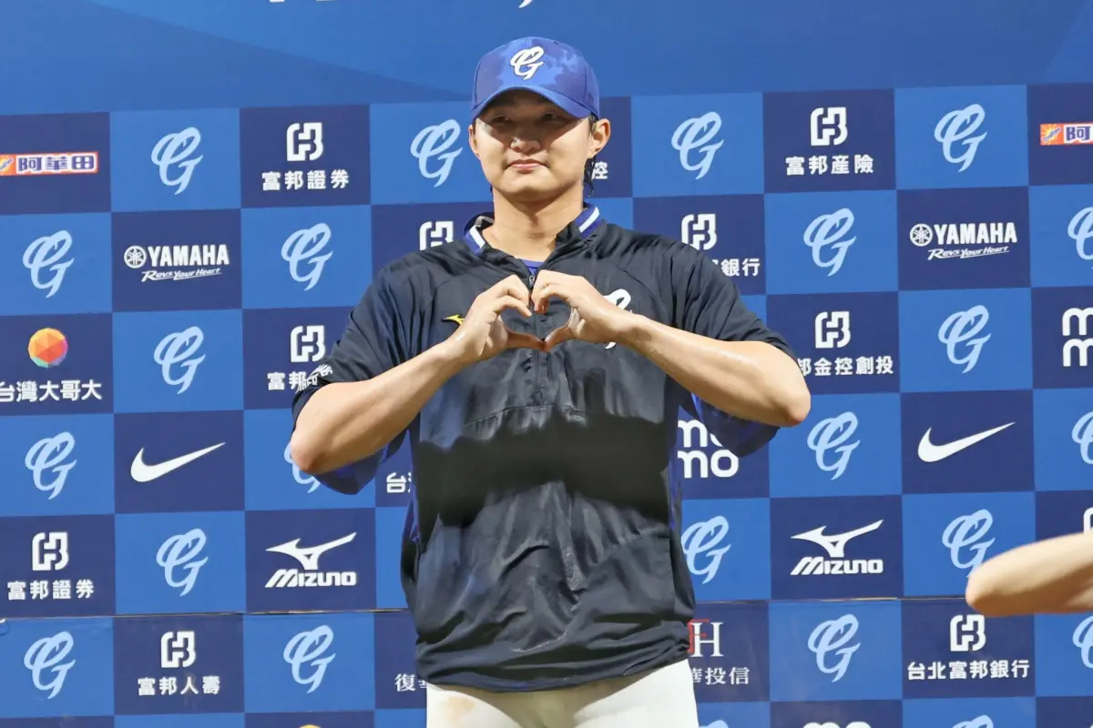 ▲富邦悍將李東洺好投幫助球隊止敗，賽後獲選單場MVP，他也向現場球迷喊話，希望大家成為球隊的後盾。（圖／富邦悍將提供）