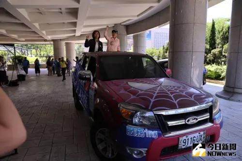 ▲國民黨動員12區車隊掃街。（圖／記者吳翊緁攝，2025.05.14）