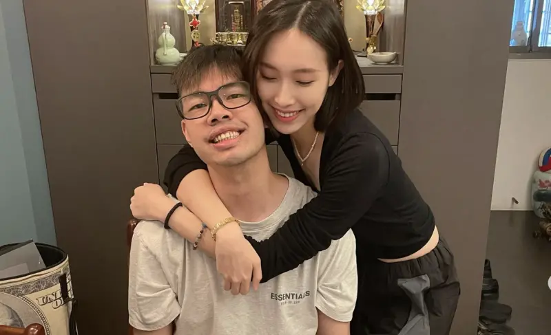 ▲陳大天（左）閃兵被捕，女友劉樸（右）心情受影響取消下午的活動。（圖／翻攝自劉樸IG）