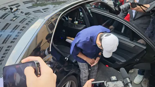 影/黃子佼又鞠躬了!創意私房案和解15人後首度現身
