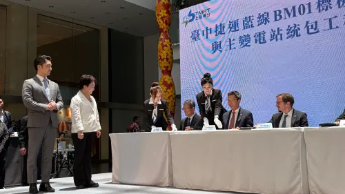 ▲盧秀燕、蔣萬安同框見證中捷藍線工程的簽約儀式。（圖／記者顏幸如攝，2025.05.14）