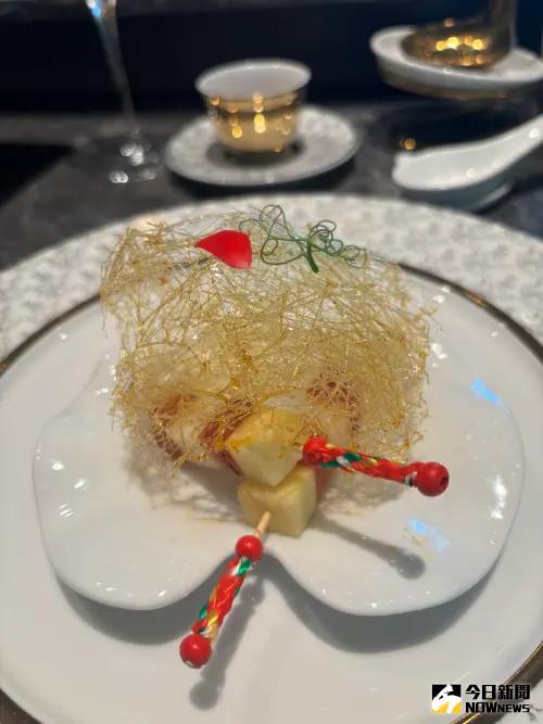 ▲采月鍋品推春漁海鮮宴， 當令海味為主軸，另有精緻美味的前菜，讓人捨不得動筷。（圖／記者金武鳳攝，2025.5.14) 