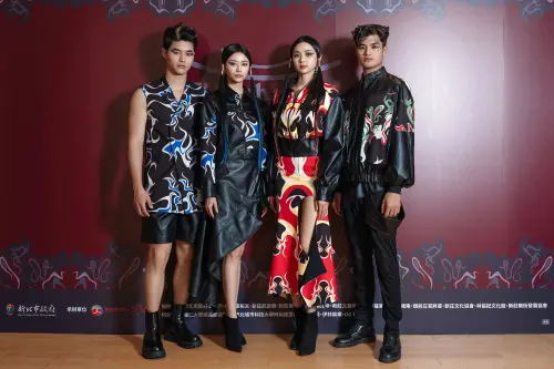 將於5月24日登場的「廟街潮時尚」跨界時尚秀,潘怡良設計師從廟街意象出發 ▲將於5月24日登場的「廟街潮時尚」跨界時尚秀,潘怡良設計師從廟街意象出發