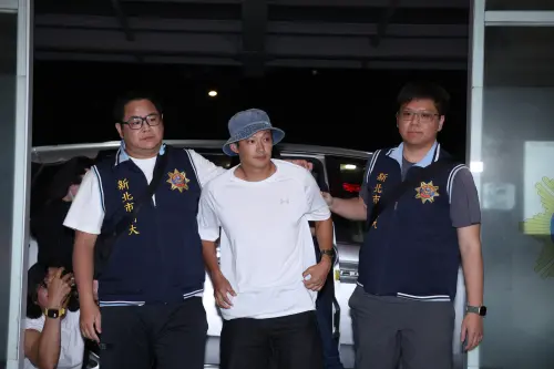 ▲棒棒堂威廉涉逃避兵役，今（14）日從綠島返抵新北市刑大（圖／攝影中心2025.05.14）