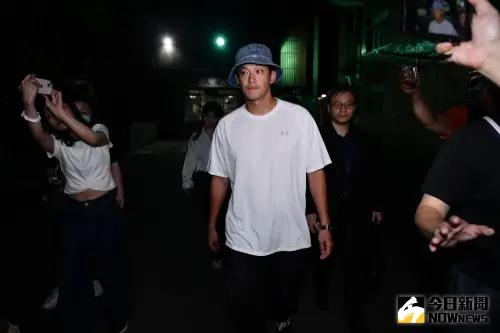 ▲威廉涉嫌逃兵，以50萬元交保，是這一群閃兵男藝人中交保費用最高的。（圖／記者林柏年攝）