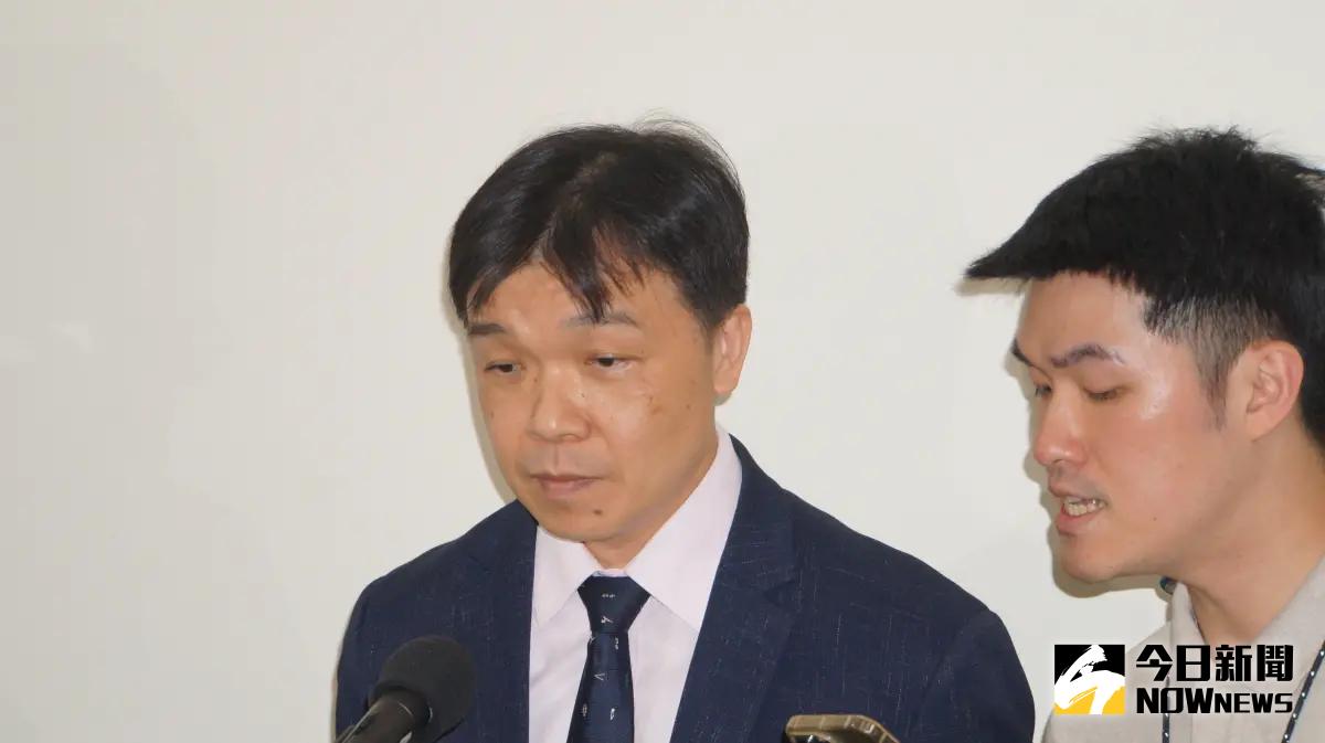 ▲陸委會副主委沈有忠（左）提醒兩岸交流要依循健康有序的原則。（圖／記者呂炯昌攝，2025.05.15）