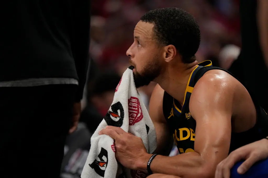 ▲Stephen Curry追隨兩位一生之敵LeBron James以及Kevin Durant的腳步，提前結束賽季。這不僅是一個系列賽的失利，或許也象徵勇士王朝時代的落幕？（圖／美聯社／達志影像）