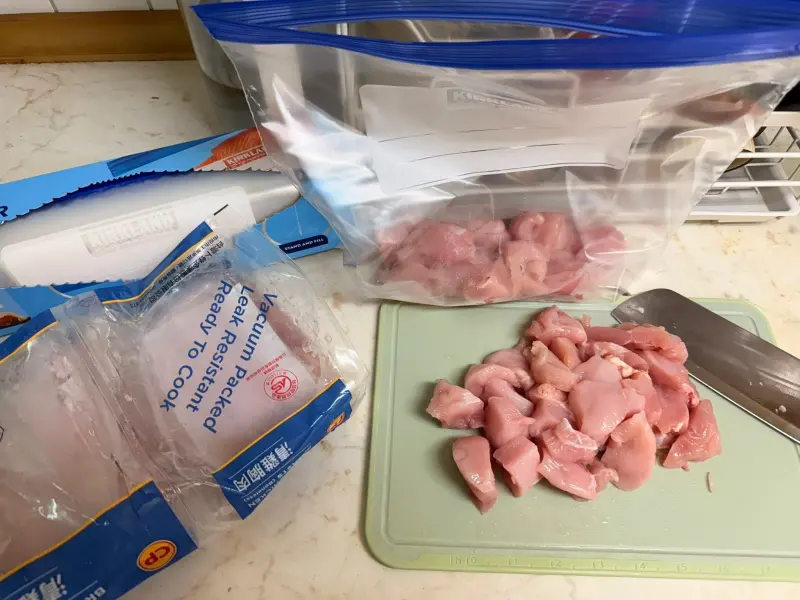 ▲有民眾分享，好市多科克蘭保鮮袋容量大，又不會漏，拿來分裝食物超方便，現在一個價格才賣2.4元，很划算。（圖／翻攝自臉書社團Costco好市多商品經驗老實說）