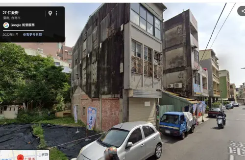 ▲網友比對出台南新營透天倒塌前的樣子。（圖／Google Maps）
