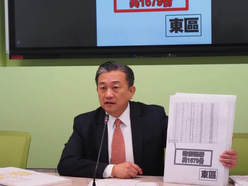 ▲花蓮馬太鞍溪堰塞湖溢流，水淹光復鄉，造成嚴重災情，民進黨立委王定宇在群組要求行政團隊，「澄清且具殺傷力消息，以利友軍、本黨委員和政務人員接著反擊。」引發外界討論，但王定宇不滿黨內有叛徒洩漏消息，憤而退群。（圖／王定宇辦公室提供）