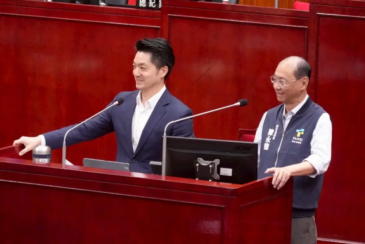 ▲吳思瑤直呼，台北市長蔣萬安（左）只是包裝得比較高級的草包而已。（圖／北市府提供）