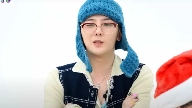 ▲韓國天王GD（如圖）在2023年被捲入吸毒案件中，經過調查後，司法已經歸還清白。近日，GD登上好友鄭亨敦的YouTube節目，兩人不僅有許多肢體接觸，還在節目中談超敏感吸毒案件，對此GD則秒回：「我很坦蕩。」（圖／翻攝自정형돈의 제목없음TV YouTube）