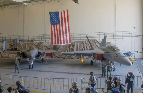 ▲岩國海軍陸戰隊航空站5月4日舉行的友誼日中,美國海軍出動F/A-18F戰機並掛載AIM-174B飛彈進行靜態陳展。(圖/美國海軍陸戰隊) ▲岩國海軍陸戰隊航空站5月4日舉行的友誼日中,美國海軍出動F/A-18F戰機並掛載AIM-174B飛彈進行靜態陳展。(圖/美國海軍陸戰隊)