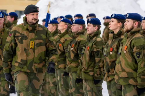 ▲許多歐洲王室都有讓公主從軍,以反映對男女平權和國防意識的重視,世界上不少國家女性也被要求服兵役,整體風氣和爆發閃兵案的台灣可說差很大。(圖/美聯社/達志影像) ▲許多歐洲王室都有讓公主從軍,以反映對男女平權和國防意識的重視,世界上不少國家女性也被要求服兵役,整體風氣和爆發閃兵案的台灣可說差很大。(圖/美聯社/達志影像)