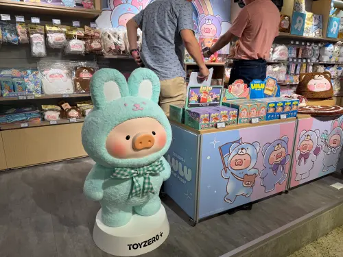 ▲罐頭豬LuLu生活用品、盲盒(圖/記者張家瑋攝) ▲罐頭豬LuLu生活用品、盲盒(圖/記者張家瑋攝)